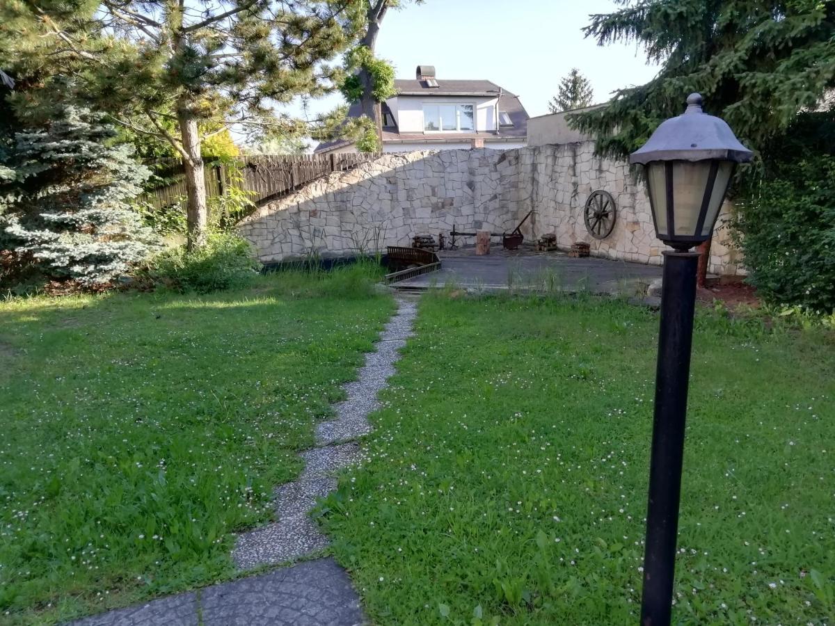 Villa Andy Прага Экстерьер фото